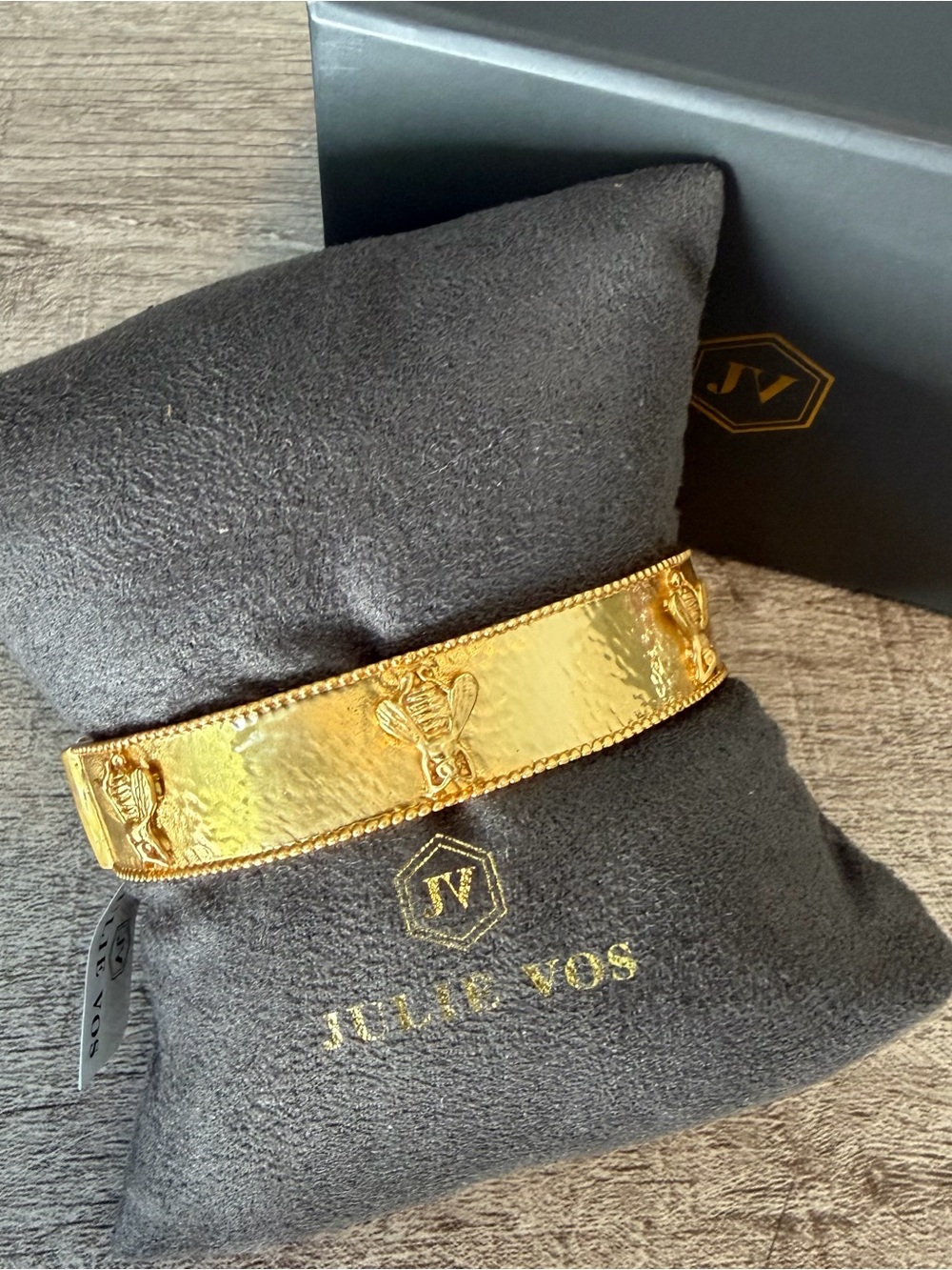 Julie Vos Bee Bangle Bracelet NWT + all original packing